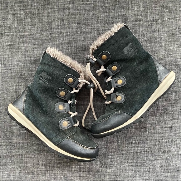 Sorel Whitney Suede Lace Up winter Boots - Picture 2 of 9